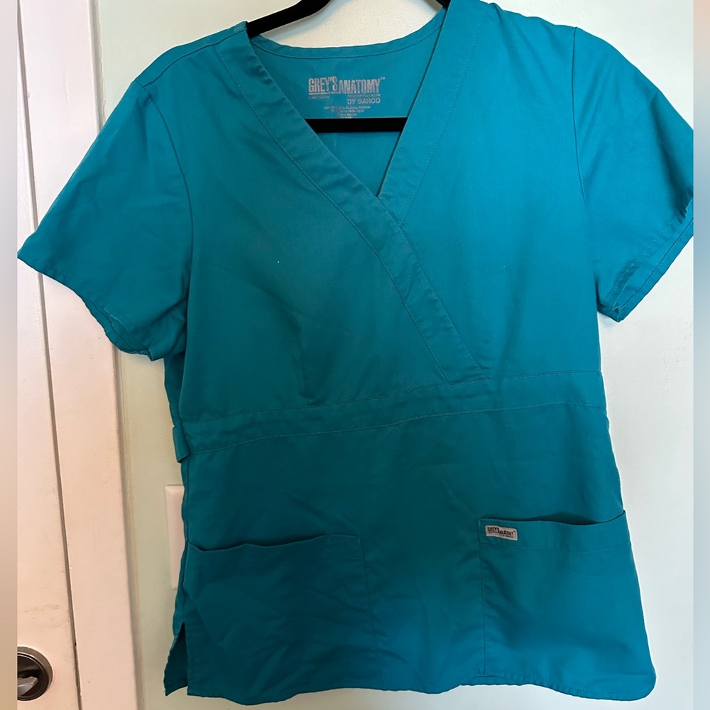Scrub top